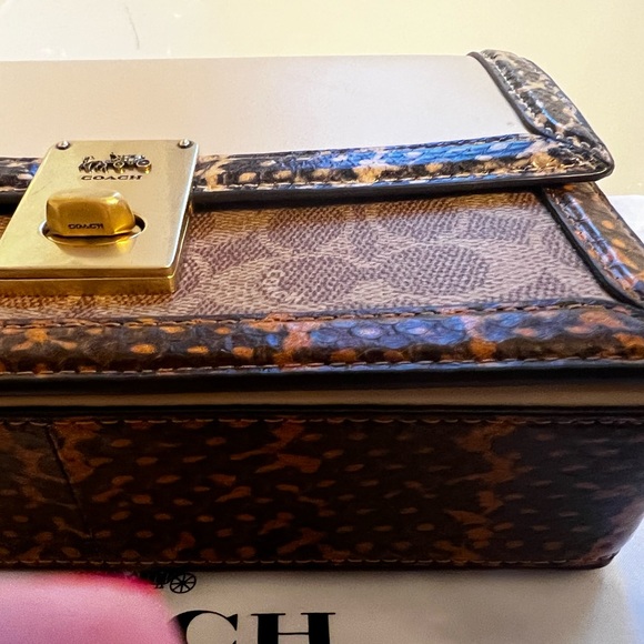 Coach Hutton Shoulder Bag In Blocked Signature Canvas With Snakeskin Detail - Picture 11 of 15